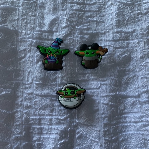grogu croc charm